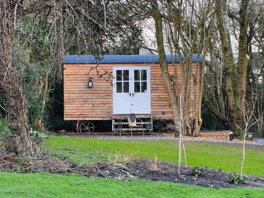 Tranquil Spot Shepherds Hut Cinderford Exterior foto